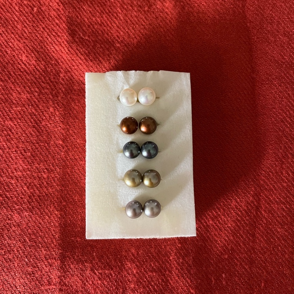 Freshwater pearl earrings set